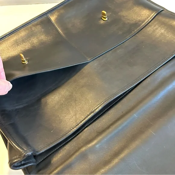 Coach Vintage Top Handle Briefcase in Fabulous Condition. Brass Hardware. - Picture 6 of 11